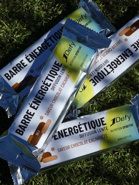Barre énergétique diffusion lente saveur chocolat cacahuète, de la marque 1Defy Nutrition Sportive Made in Bourgogne