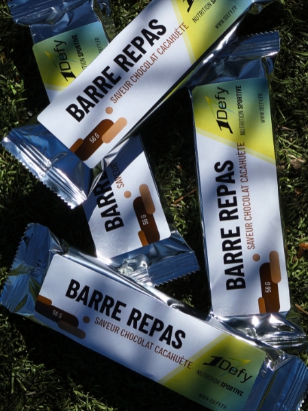 Barre repas saveur chocolat cacahuète, de la marque 1Defy Nutrition Sportive Made in Bourgogne
