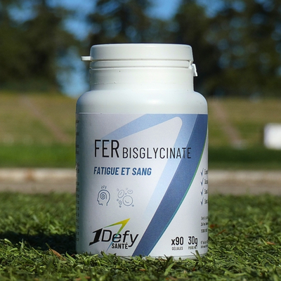 Fer bisglycinate dans l'herbe - 1Defy Nutrition Sportive Made in Bourgogne